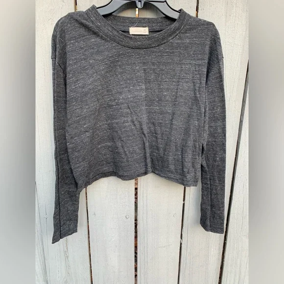 Alternative woman’s crop long sleeves shirt - Picture 2 of 4